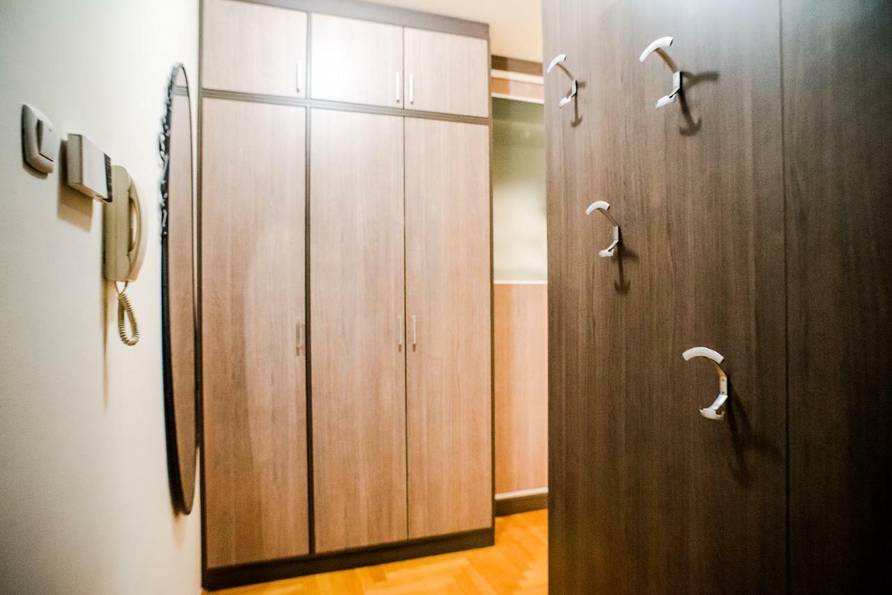 בודפשט Hollo Apartment - Private Garage - A/C מראה חיצוני תמונה